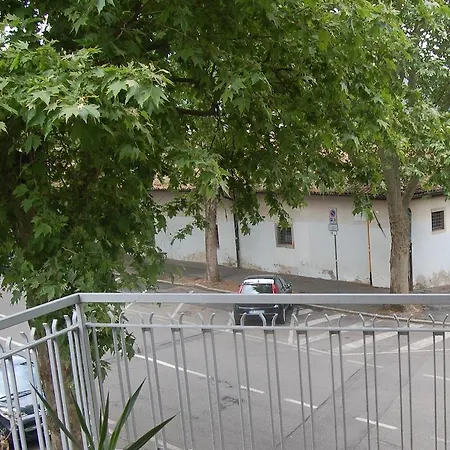 ベッド・アンド・ブレックファスト Early Leaving Airport