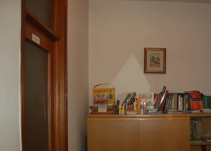 Early Leaving Airport Bed & Breakfast 3*